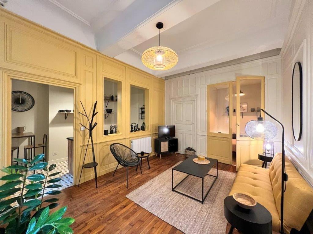 Le Boudoir De Clem Apartment Шалон-сюр-Сон Екстериор снимка